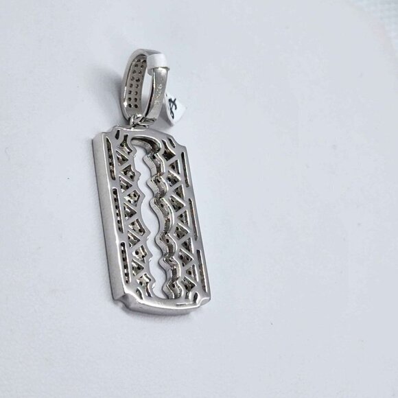 Brand New Sterling SIlver 925 Razor Blade Pendent - Picture 2 of 4